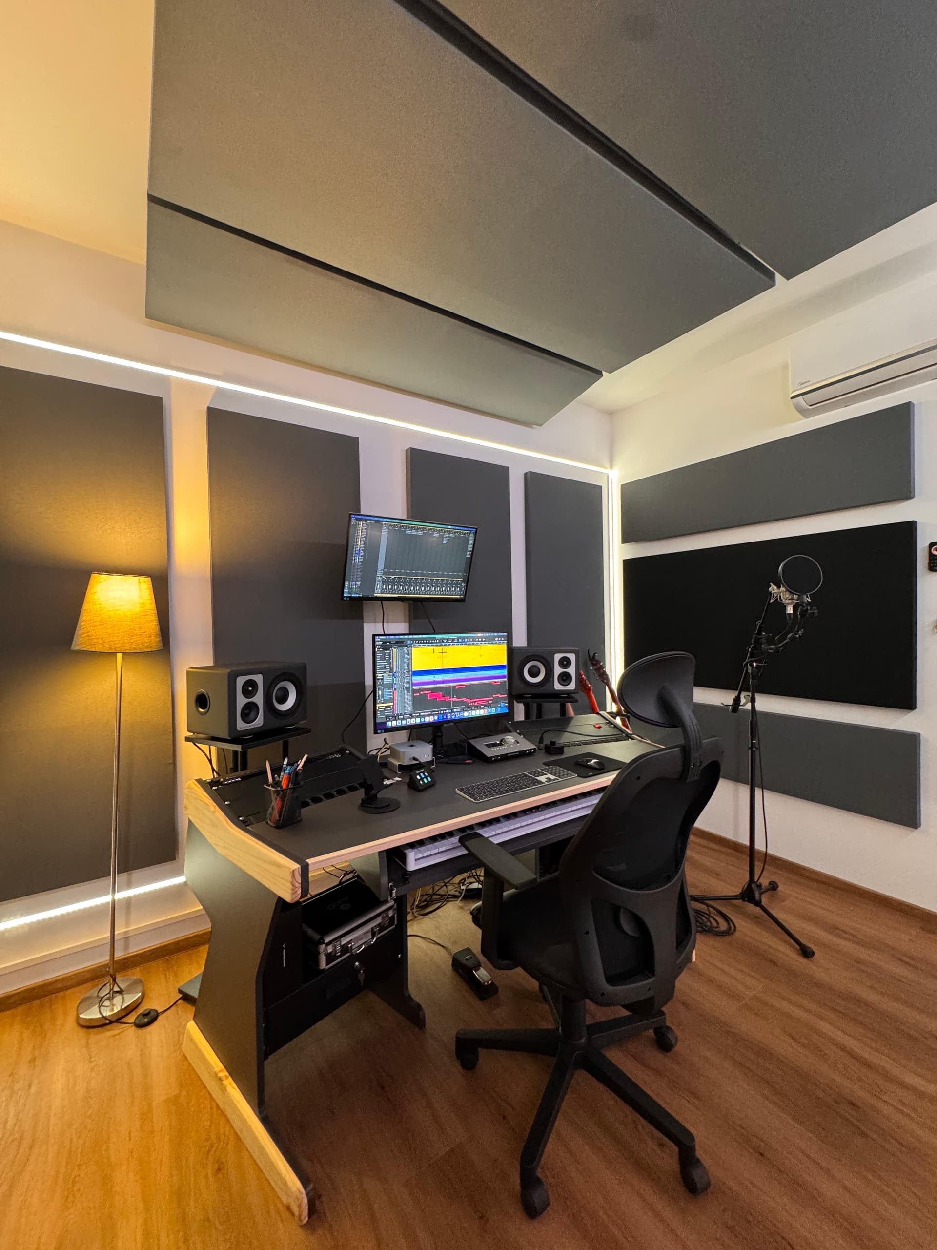 Lo Studio — dettaglio